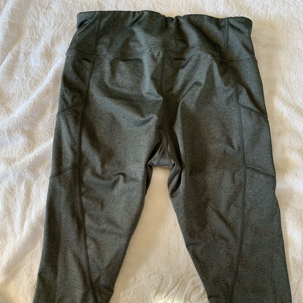 Capris from Reebok - Picture 2 of 3